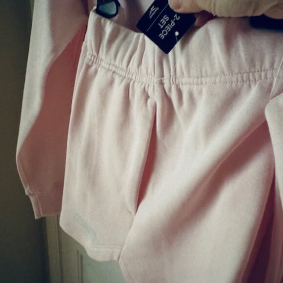NWT Reebok Women's Crewneck 2-piece Short Set Frosted Berry Pink Sz M $95 - Picture 9 of 9